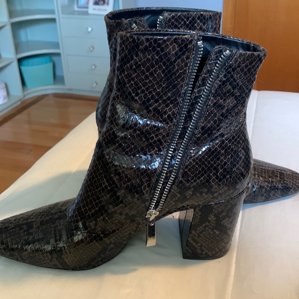 Block heel, snake skin boots